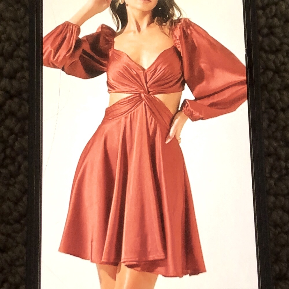 ASTR THE LABEL ANAMARIA CUT-OUT LONG SLEEVE DRESS NWOT